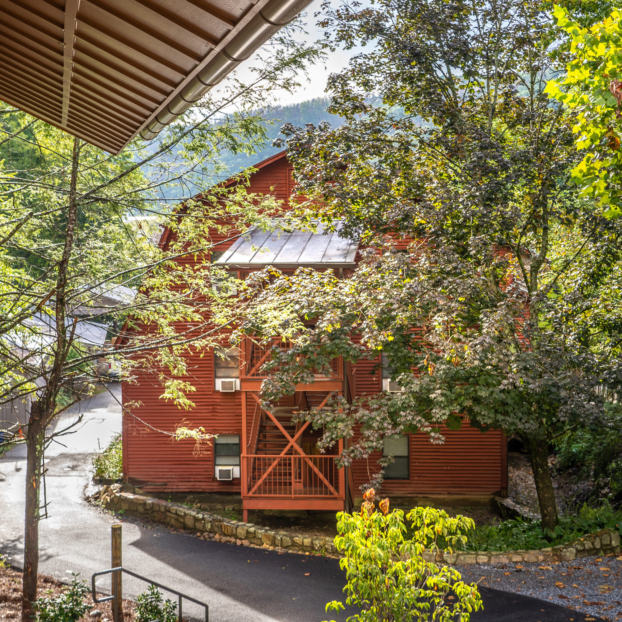 Red Barn Housing Arrowmont