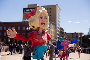 Rachel Milford | Giant Puppets